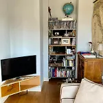 Charming And Bright Flat Very Close To The Centre