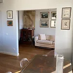 Charming And Bright Flat Very Close To The Centre
