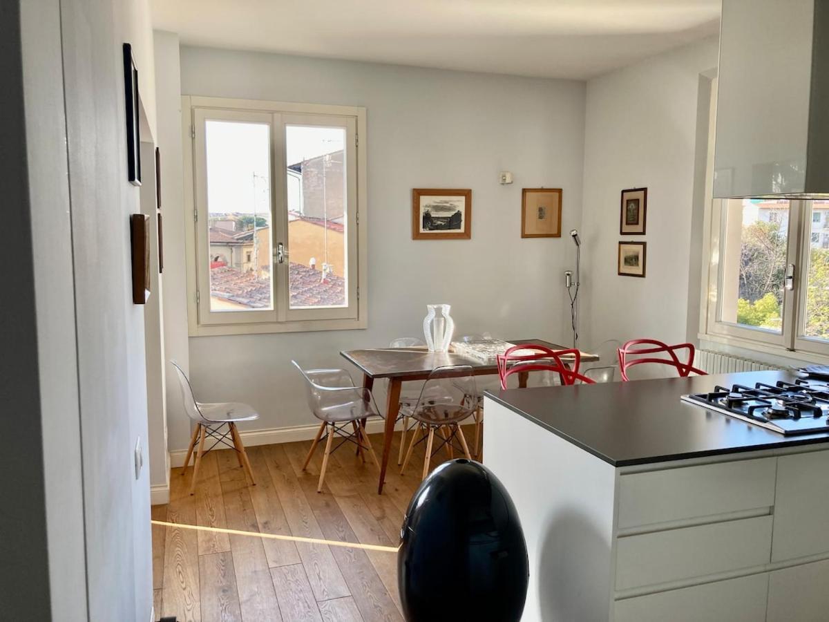 Charming And Bright Flat Very Close To The Centre Apartment *